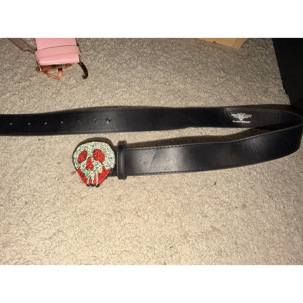 Disney Villians Evil Queen Snow White Poison Apple Belt Buckle Down XS Black